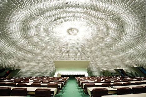 Niemeyer_Paris_HQ_5_c_30159